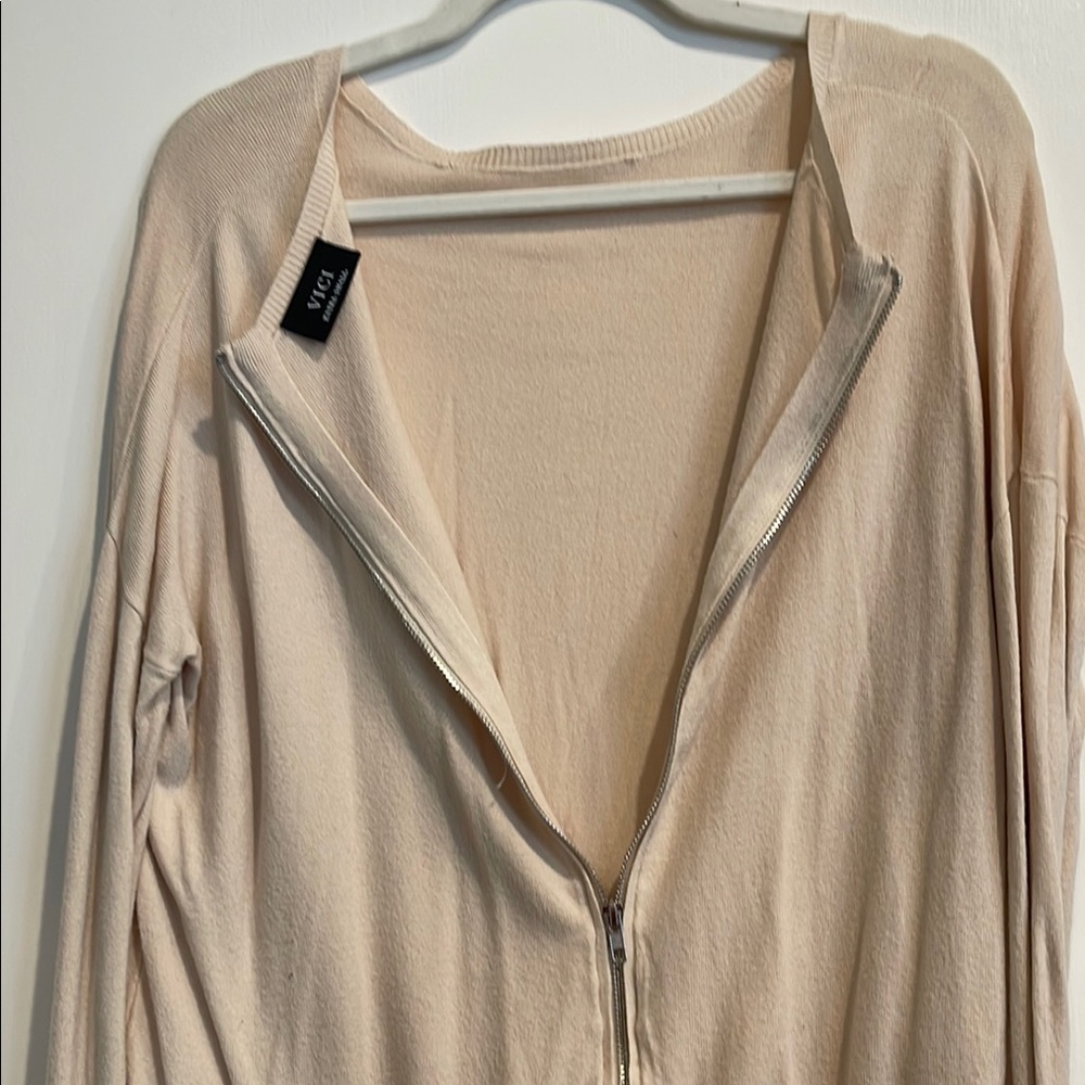 Cream High-Low Sweater - Picture 3 of 4
